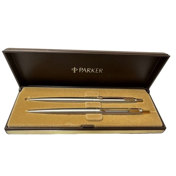 PARKER ARROW STAINLESS STEEL / GOLD TRIM BALLPOINT PEN & .5MM PENCIL ( 67772 ) - Picture 2 of 7